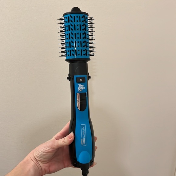 Conair knot dr. Hair dryer brush - Picture 1 of 10
